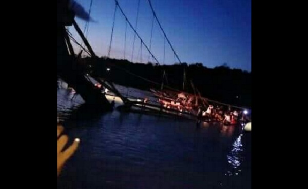 Jembatan Lembongan Roboh, 8 Orang Tewas