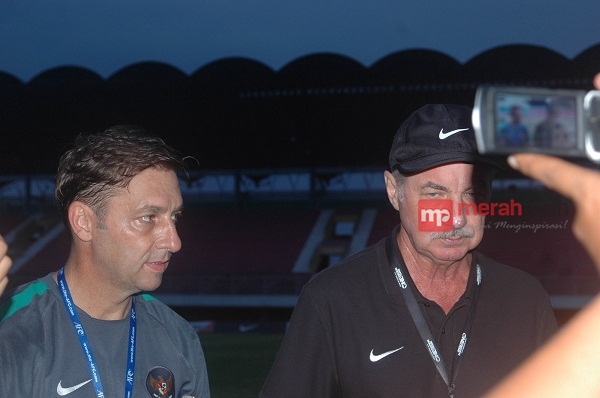 Kondisi Lapangan Buruk, Wolfgang Pikal Tetap Optimistis Timnas Indonesia Menang