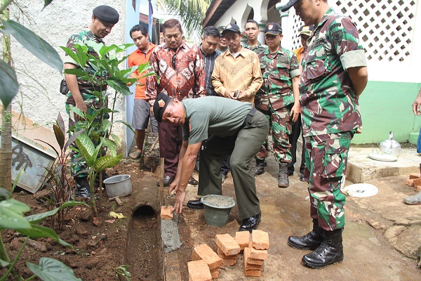 TNI Hidupkan Kembali Gotong Royong dengan Karya Bakti