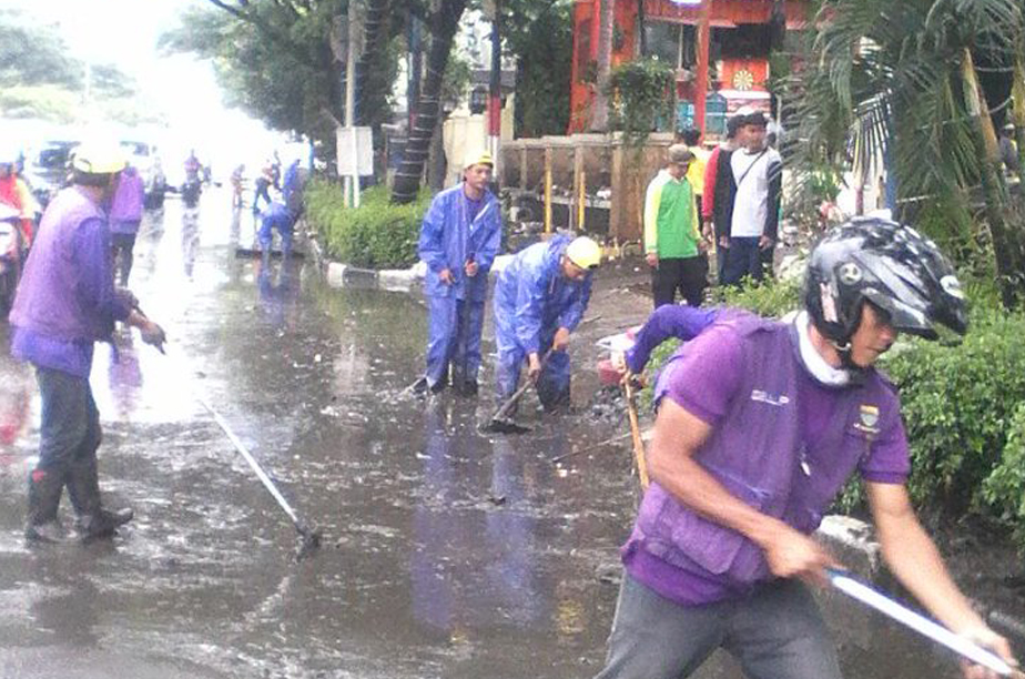 Banjir Bandung Sebabkan Satu Korban Tewas Terseret