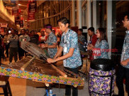 Angklung Kenconowungu Cilacap Gebrak Pengunjung PRI 2016