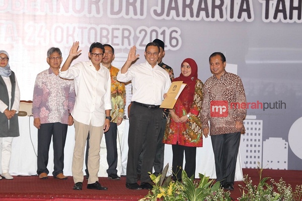 Seusai Dilantik, Anies-Sandi Akan Disambut Palang Pintu 