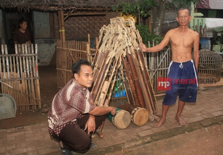 Begini Doa Selusuh dan Irama Khas Angklung Gubrak dalam Ritual Tujuh Bulanan