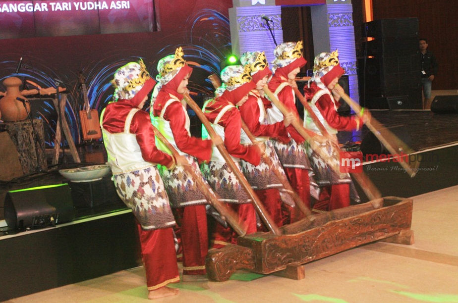 Mewariskan Cerita Masa Lalu Banten lewat Tari Lesung
