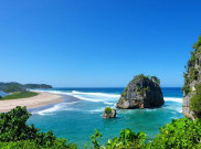 Eksotisnya Keindahan Alam Pantai Watu Maladong