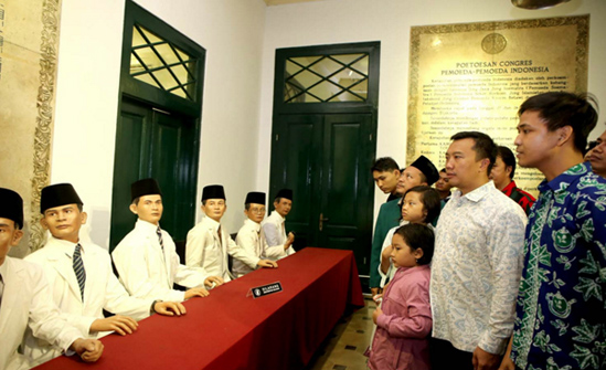 Teladani Pahlawan Bendung Propaganda Terorisme