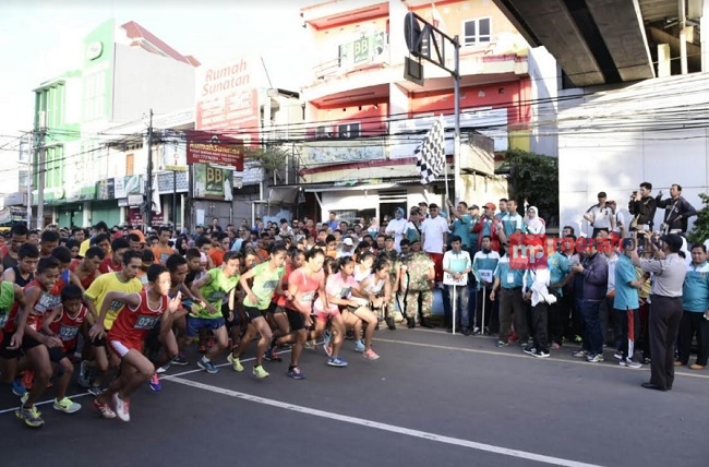 Puluhan Peserta Pingsan Saat Lomba Lari 10 Km di Depok