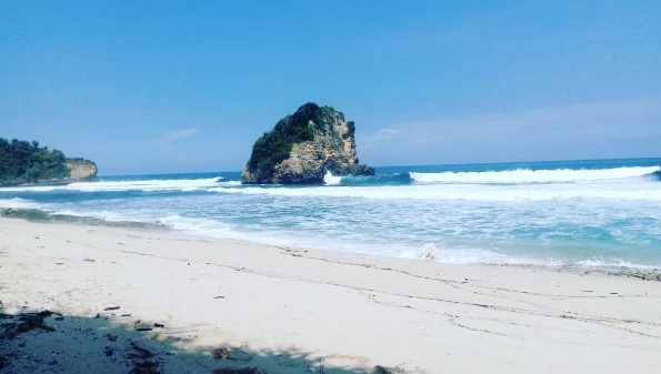 Pantai Ngudel, Surga Baru dari Malang