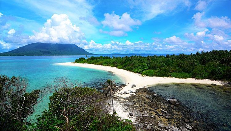 Beriwisata Melihat Keelokan Pulau Senoa di Ujung Timur Natuna