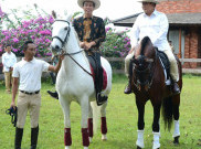 Presiden Jokowi Berkuda Bareng Prabowo, Gagah Mana?