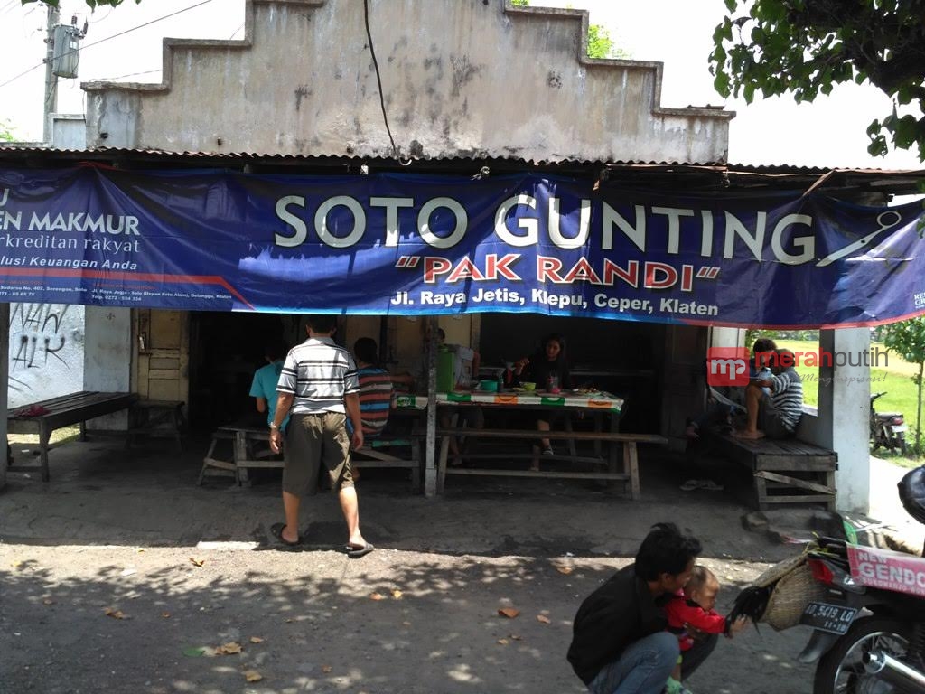 Ini Dia Keunikan Soto Gunting Pak Randi