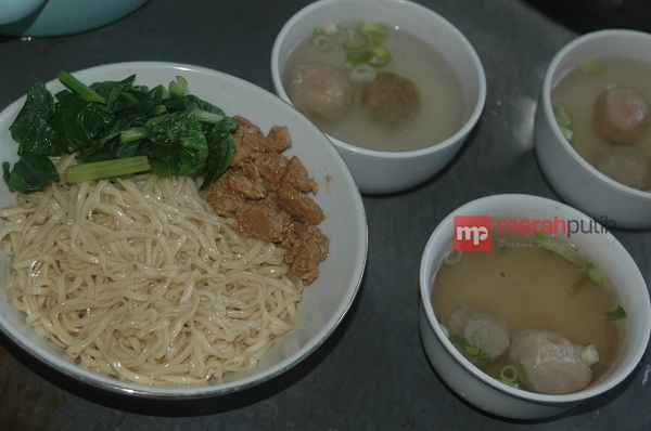 Asal Muasal Warung Mie Bakso Contreng Tunggangi Momen Pilpres