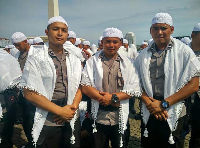 Top Markotop, Brimob Turunkan Pasukan Bersorban
