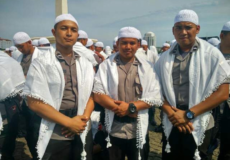 Top Markotop, Brimob Turunkan Pasukan Bersorban