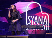 Isyana Sarasvati Tampil Menghibur Pengunjung di Pekan Raya Indonesia