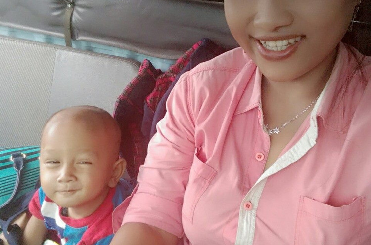 Kisah Inspiratif, Ibu Narik Angkot Bawa Anaknya di Tangerang