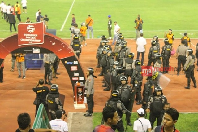 Big Match Persija Melawan Persib Diwarnai Kericuhan