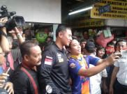 AHY Blusukan dan Belanja di TPS Pasar Senen