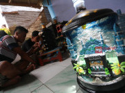 Pengrajin Curug Galon Tangerang