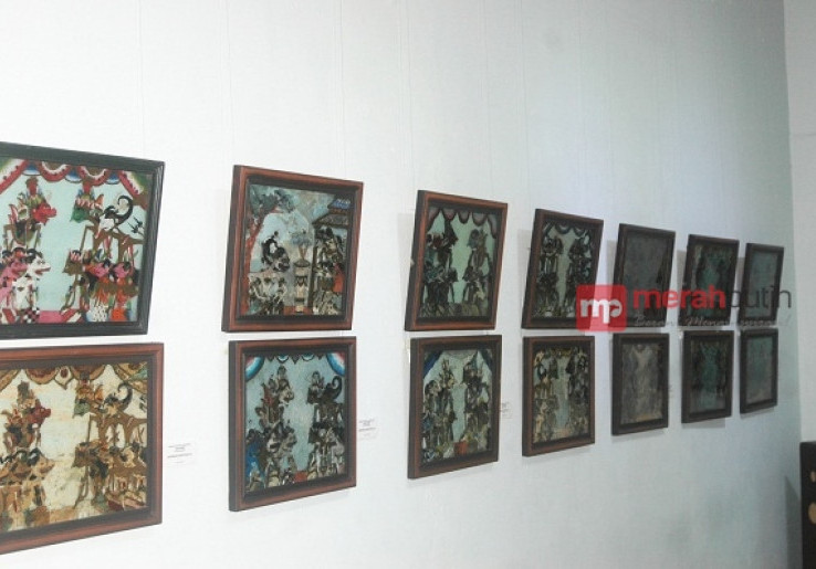 Membaca Gambar Kaca di Bentara Budaya Yogyakarta