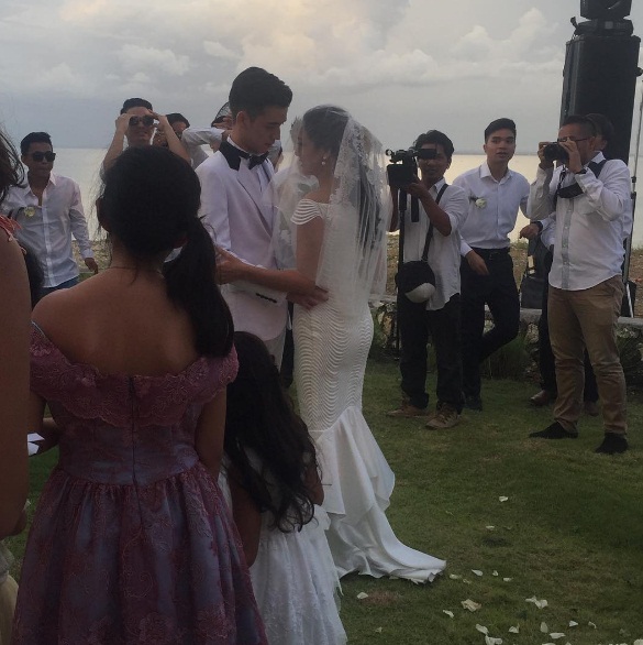Foto-Foto Pernikahan Stefan William dan Celine Evangelista Bikin Baper
