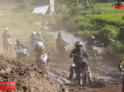 Penggila Motor Cross Jajal Trek Offroad JSI