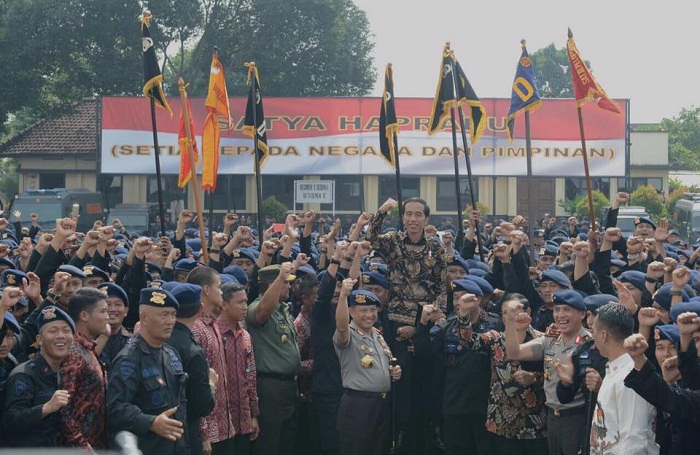 Presiden Jokowi di Markas Komando Brimob