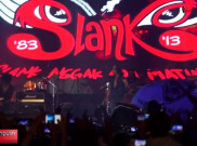 Aksi Panggung Slank Bawakan Pulau Biru