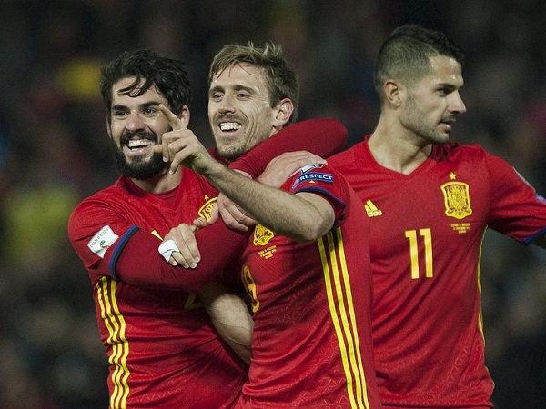 Spanyol Sikat Makedonia 4-0