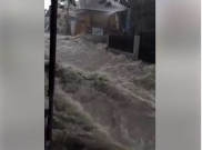 Video Seramnya Banjir di Jalan Sukajadi Bandung