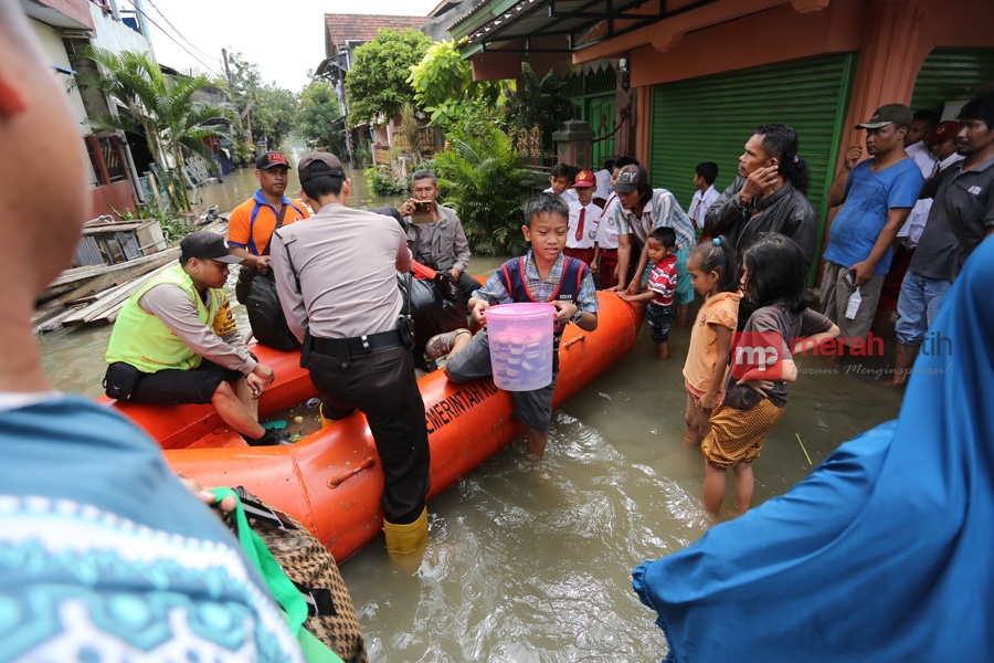 Antisipasi Tindak Kriminal, Polisi Siaga di Perumahan Korban Banjir