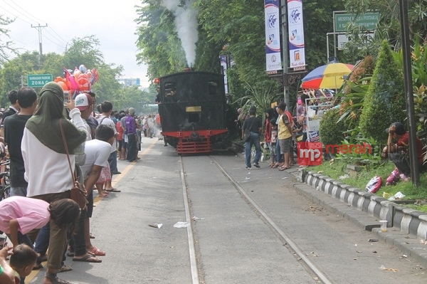 Malam Ini, Lokomotif Kuno dari TMII Tiba di Solo
