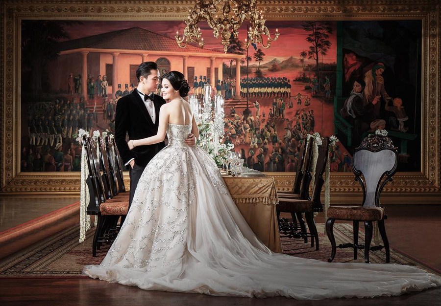 Cantik Bak Cinderella, Begini Pernikahan Sandra Dewi-Harvey di Disneyland Tokyo