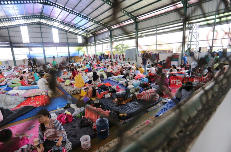 Nasib Para Pengungsi Banjir di Total Persada Tangerang 