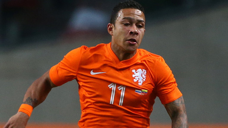 Memphis Depay Menangkan Belanda