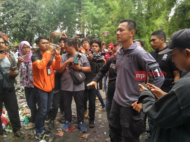 Warga Kagum AHY Blusukan ke Tempat Sampah