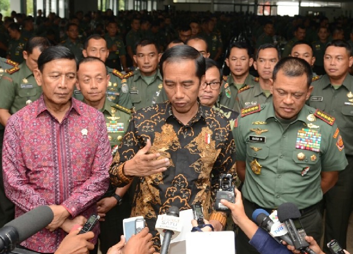 Presiden Jokowi Dukung Timnas Indonesia di Stadion Pakansari