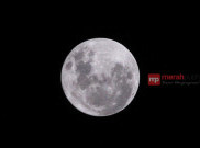Penampakan Supermoon di Langit Jakarta
