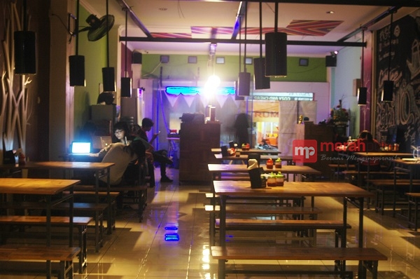 Kedai IQ, Rasa Resto Harga Warung Kedai