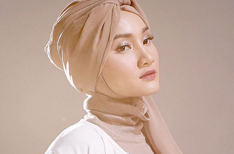Fashion Hijab Fatin Shidqia Semakin Cantik Modis