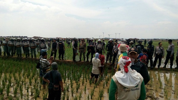 Warga Mau Diusir, Desa Sukamulya Dirampas Buat Bandara