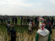 Warga Mau Diusir, Desa Sukamulya Dirampas Buat Bandara