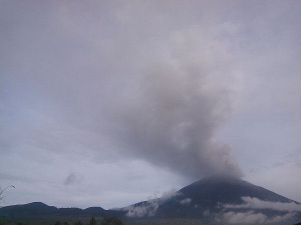 Gunung Kerinci Erupsi, Penerbangan Dilarang Mendekat