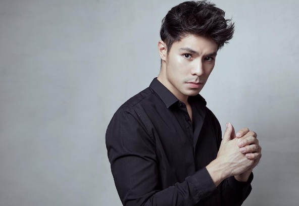 Fero Walandouw Peluk Mesra Mikha Tambayong