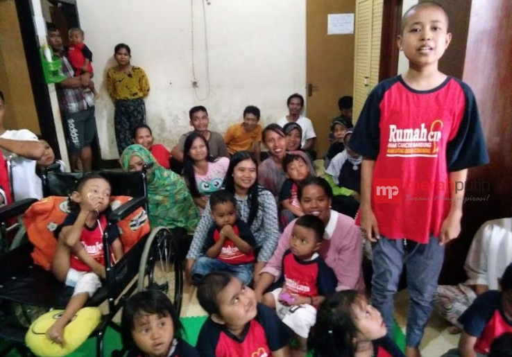 Kisah Ambu Ibu Anak-Anak Penderita Kanker di Rumah Cinta