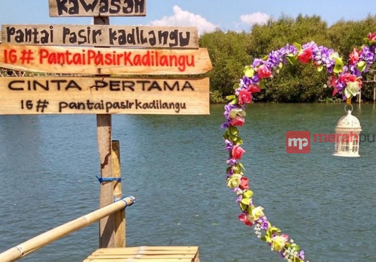 Tebar Romantisme di Pantai Pasir Kadilangu Kulonprogo