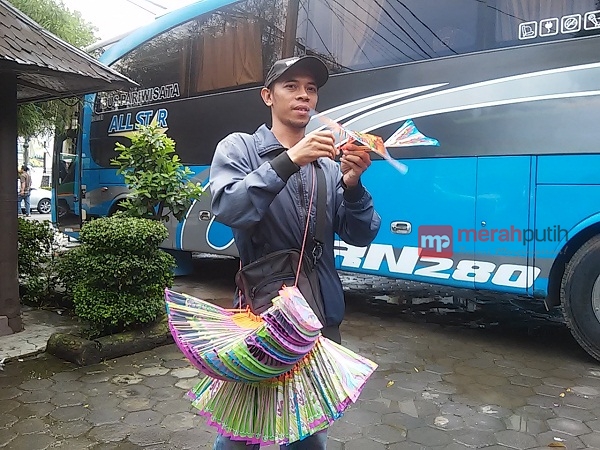Para Pengais Rezeki di Sekitar Heritage Outlet Factory Bandung
