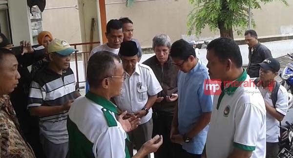 Tolak Pemberian Minum dari Warga Pesanggrahan, Sandiaga Uno Akui Sedang Puasa