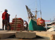 Bongkar Muat Semen di Pelabuhan Sunda Kelapa