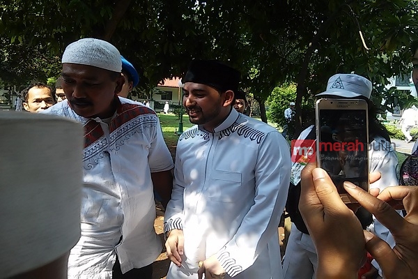 Hadiri Tablig Akbar, Habib Ahmad Al-Habsyi Promosikan Buku